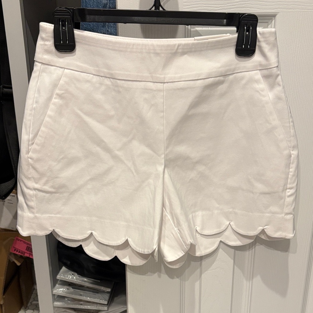 crown & ivy White Scalloped Hem High-Rise Shorts